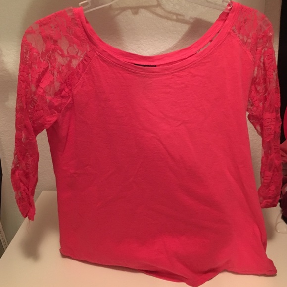 Pink t shirt with lace sleeves