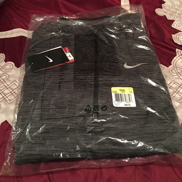 Nike Dri-Fit shirt (Men)