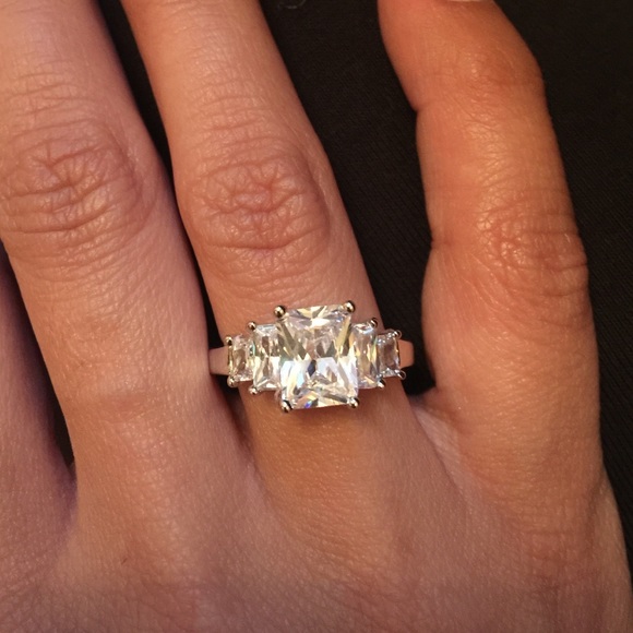 The Angelina 5 Stone 2.8 Carat Emerald Shape Ring - Picture 3 of 4