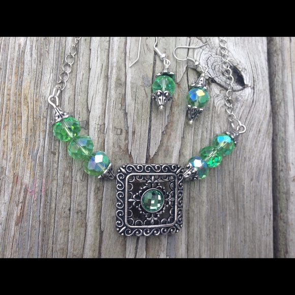 Necklace earring set - Picture 2 of 3