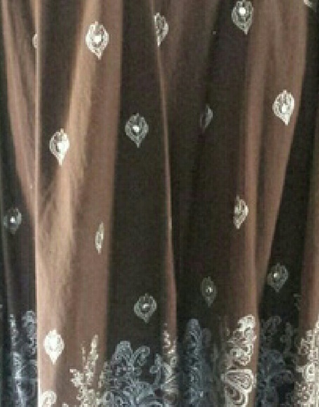 Lovely full skirt with rhinestones - Picture 2 of 4