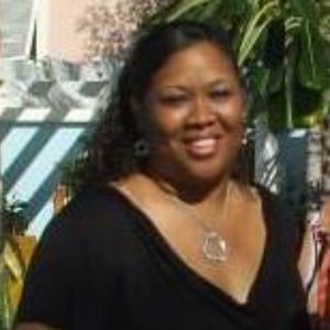 Meet your Posher, Lois