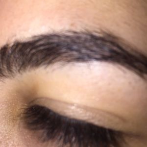 eyebrow