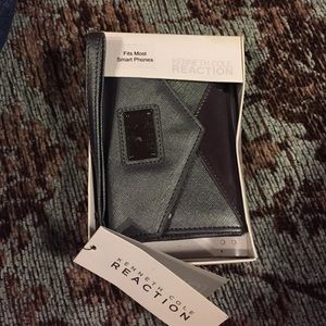 Kenneth Cole Reaction - Tech device wristlet