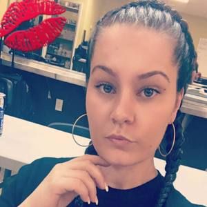 Meet your Posher, Holly