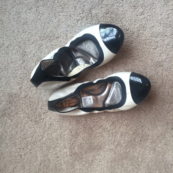 2 tone flats