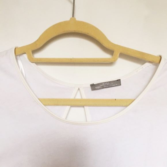 ❌ SOLD ❌ Zara tee w/ cutout back and leather seams - Picture 3 of 4