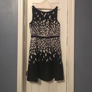 Black light weight dress with print