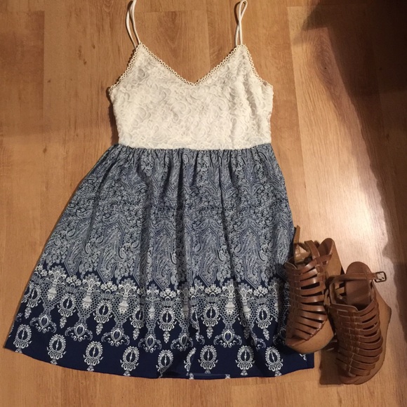 Paisley Print lace dress - Picture 1 of 3
