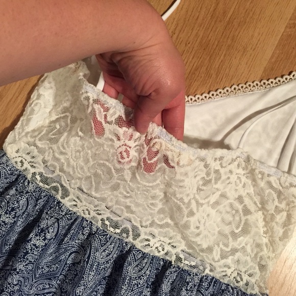 Paisley Print lace dress - Picture 3 of 3