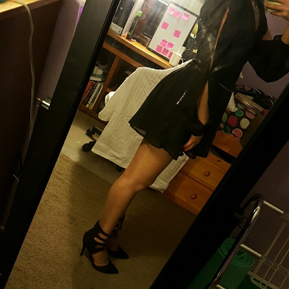 Romper - Picture 2 of 2