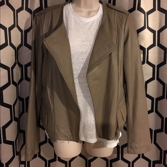 Leather jacket - Picture 1 of 4