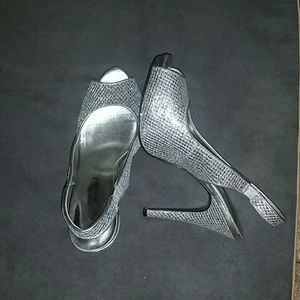 Amazing sparkly silver slingback peep toe heels