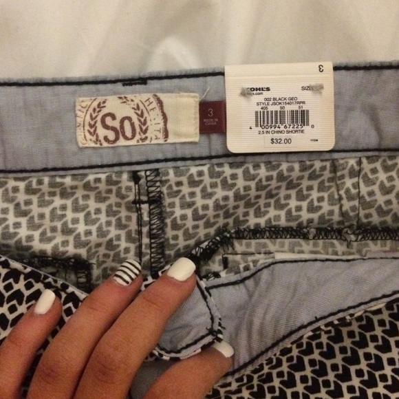 patterned shorts - Picture 2 of 3
