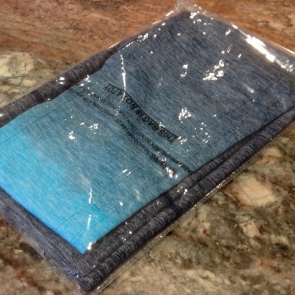 SOLD OUT - Picture 5 of 6