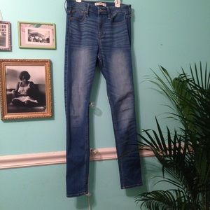 Hollister High Rise Super Skinny Jeans Light Wash