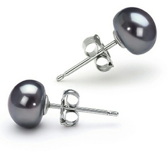 Freshwater natural black pearls