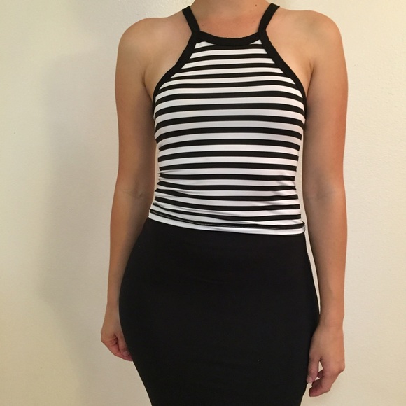Black & White Striped Crop Top - Picture 3 of 3