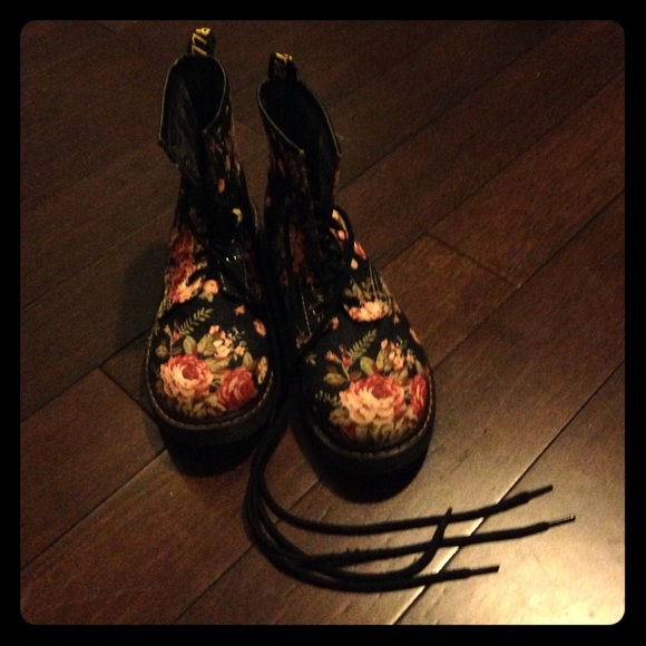 Floral combat boots size 8