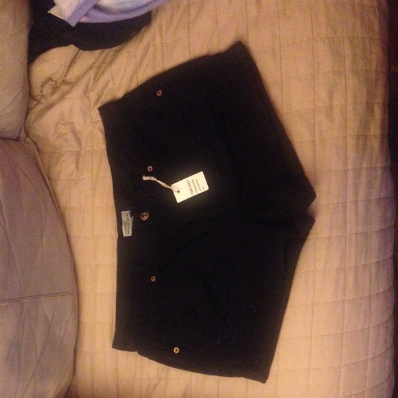 BRAND NEW!!! Forever 21 Black premium shorts