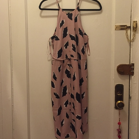Feather pink dress