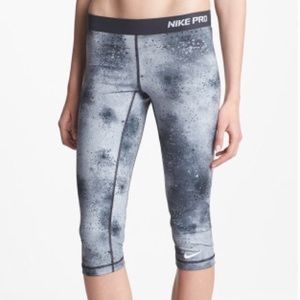 Nike cropped leggings