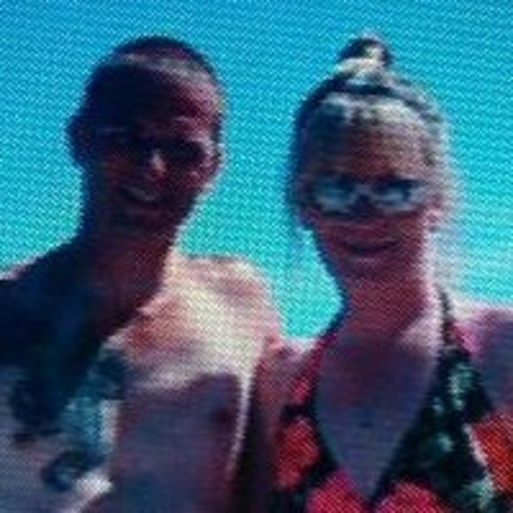 Meet your Posher, Auntie