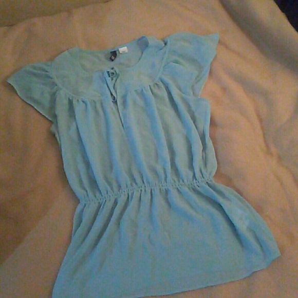 H&M dividend shirt