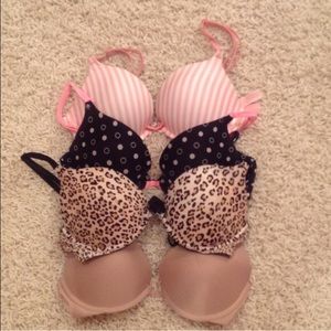 Victoria Secret 32D Bras