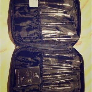 Never used ELF 11 piece brush set