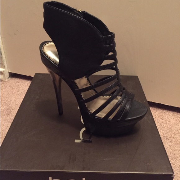 High heels - Picture 2 of 3