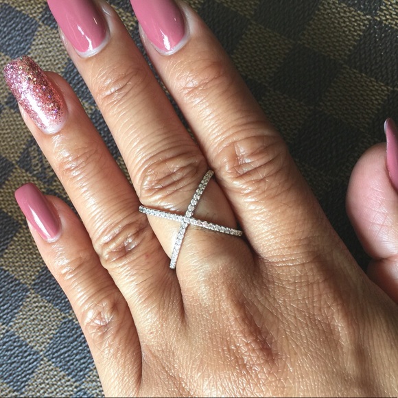 πSterling Silver .925 CZ Diamond Iconic X Ringπ - Picture 2 of 2
