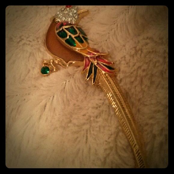 Bird pin beautiful