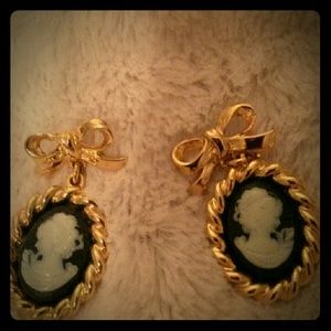 Vintage cameos no tarnish