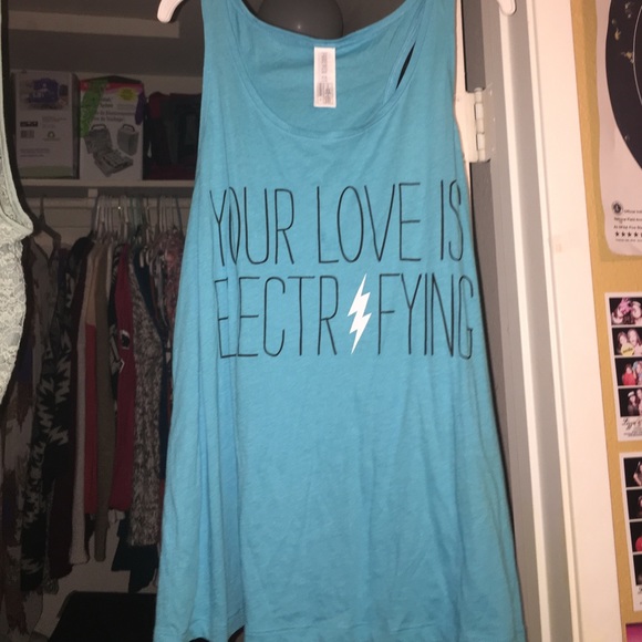 "Your love is electrifying" tank