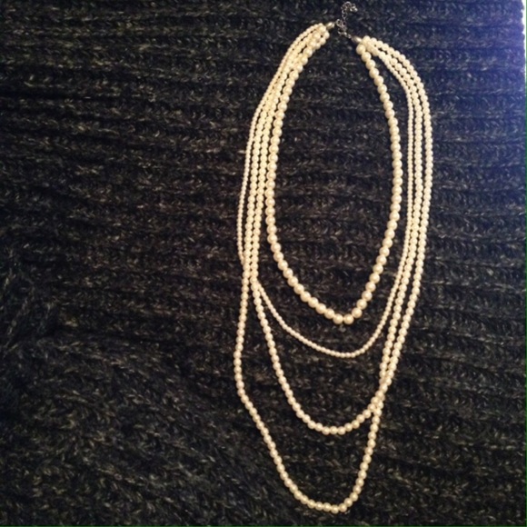 Pearl necklace ( plastic)!! - Picture 4 of 4