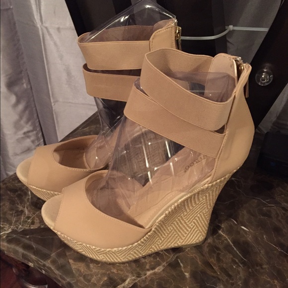 Brand new Nude wedge size 10