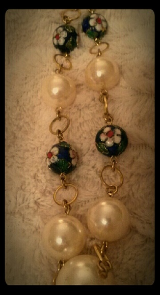 Vintage necklace choker