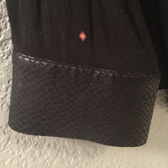 Express button down blouse - Picture 3 of 4