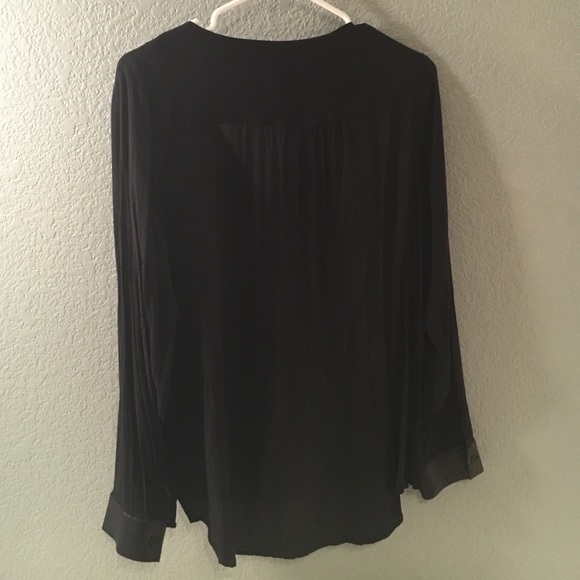 Express button down blouse - Picture 4 of 4