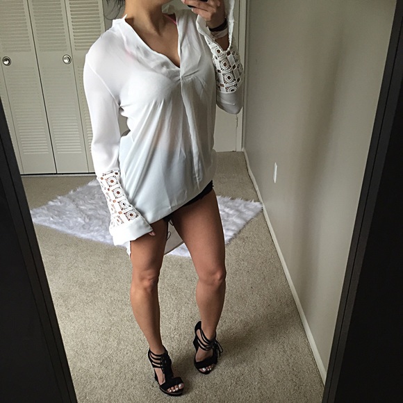 FINAL SALE💕tunic blouse with crochet detail - Picture 3 of 4