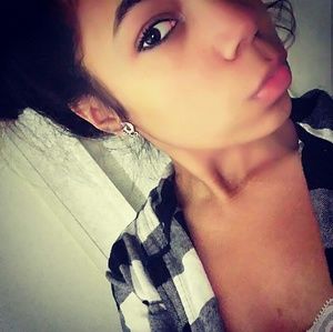 Meet your Posher, Makayla