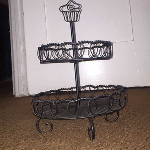 Cupcake jewelry stand