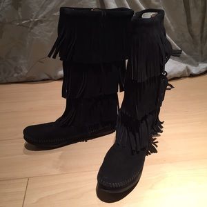 Minnetonka 3 Layer Fringe Boots