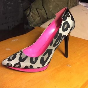 Guess Pink & Grey Cheetah Print Pumps