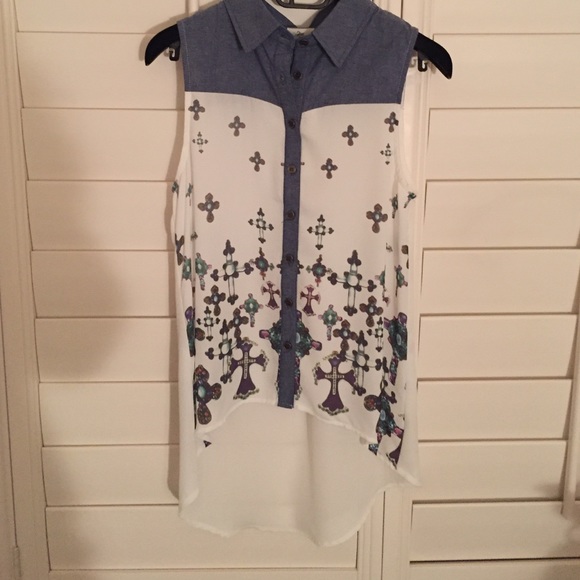 Tops - Super Cute! Hi Lo Top