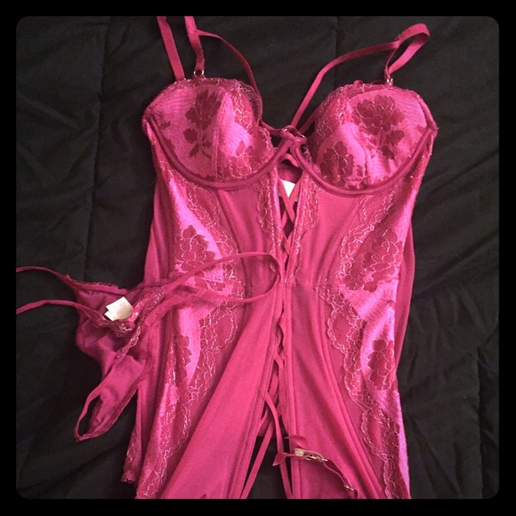 Front cross corset
