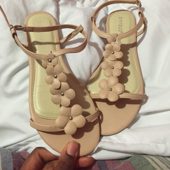 Girly flower petal sandals 🌸