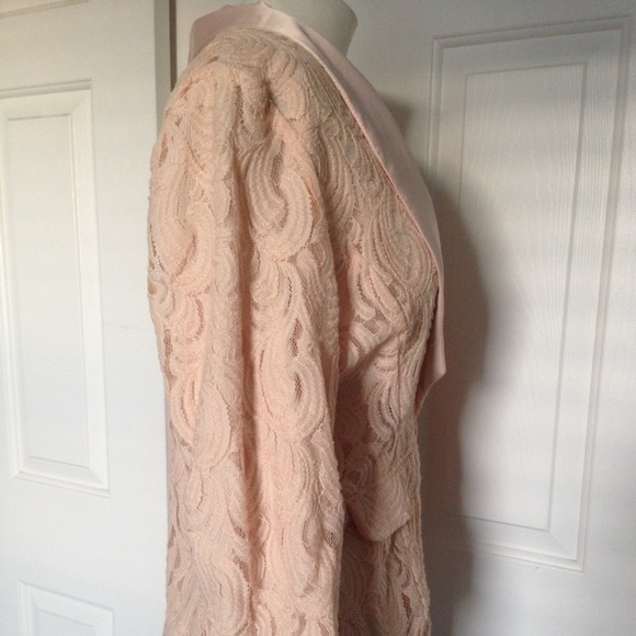 Blazer - Picture 2 of 4