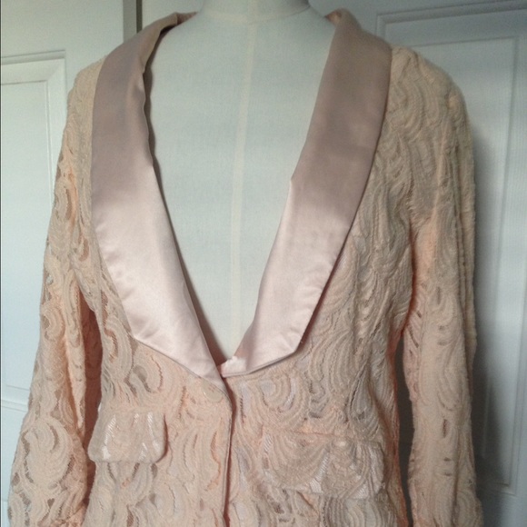 Blazer - Picture 3 of 4